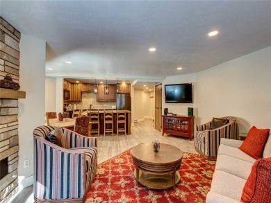 Breckenridge Luxury Vacation Condo 2 Bedrooms Walk to Lifts