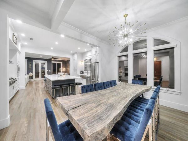 Luxury Destin 8 Bedroom Rental Home with Communal Pool