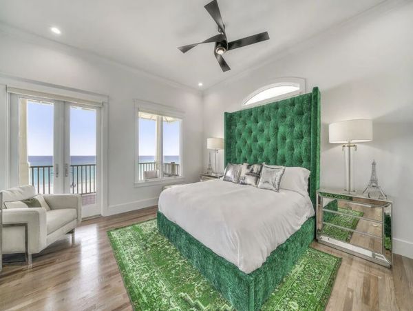 Luxury Destin 8 Bedroom Rental Home with Communal Pool
