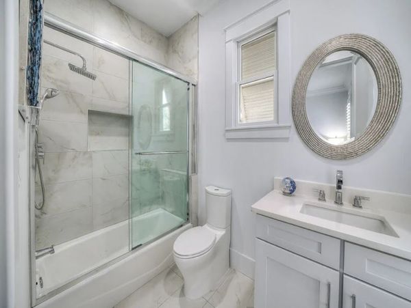 Luxury Destin 8 Bedroom Rental Home with Communal Pool