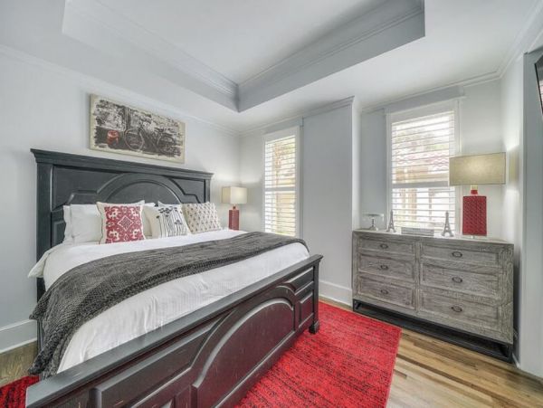 Luxury Destin 8 Bedroom Rental Home with Communal Pool
