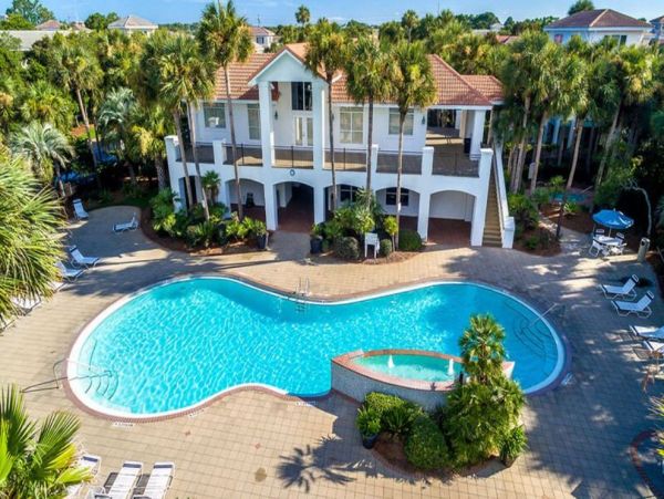 Luxury Destin 8 Bedroom Rental Home with Communal Pool