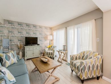 Panama City Vacation Home Sleeps Eight Guests.
