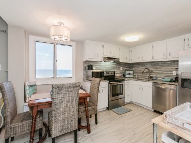 Panama City Vacation Home Sleeps Eight Guests.