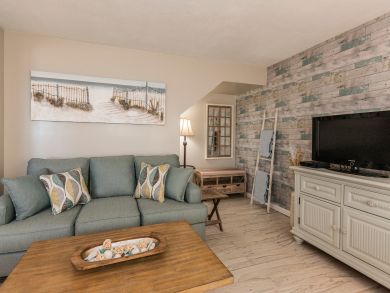 Panama City Vacation Home Sleeps Eight Guests.