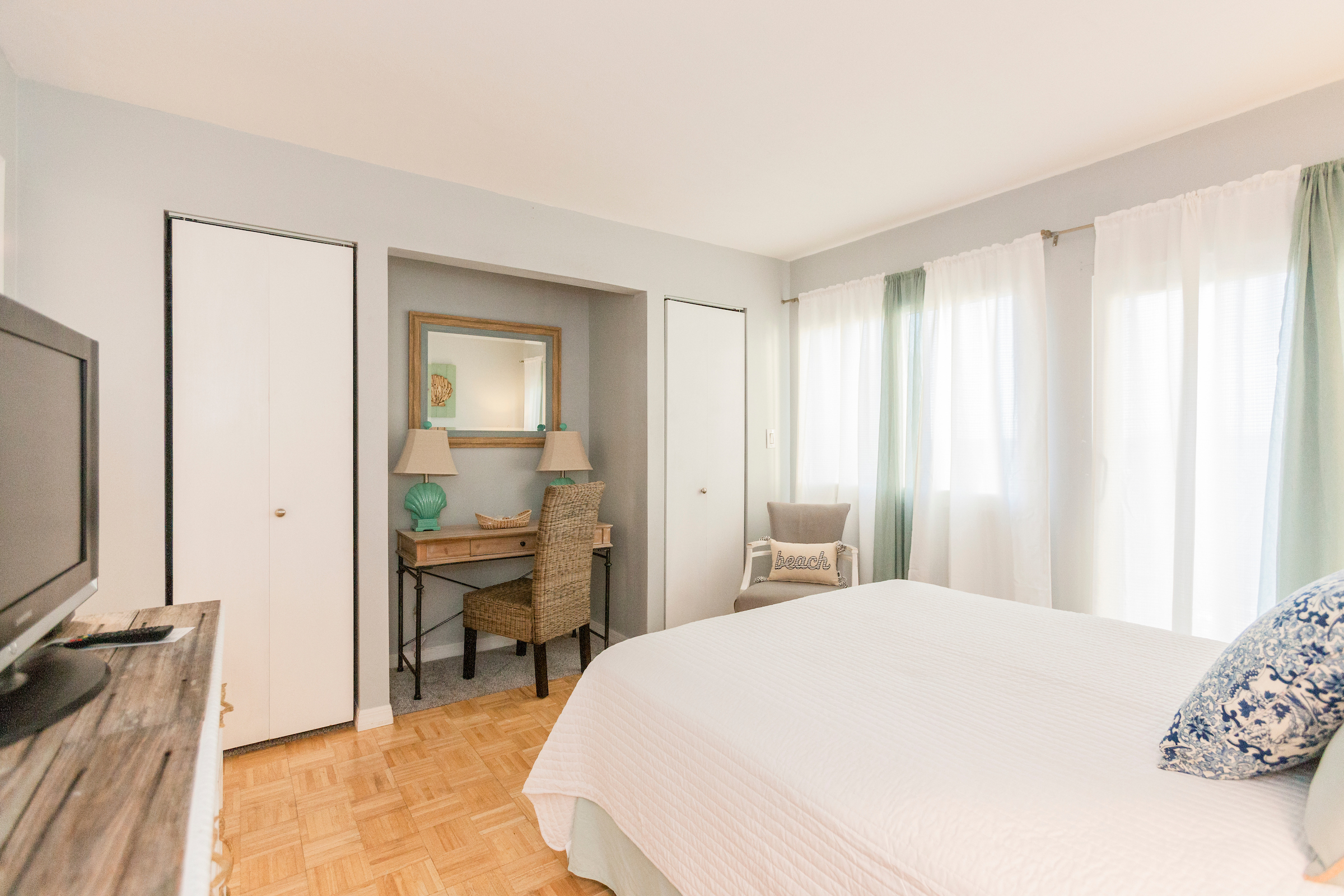 Panama City Vacation Home Sleeps Eight Guests.