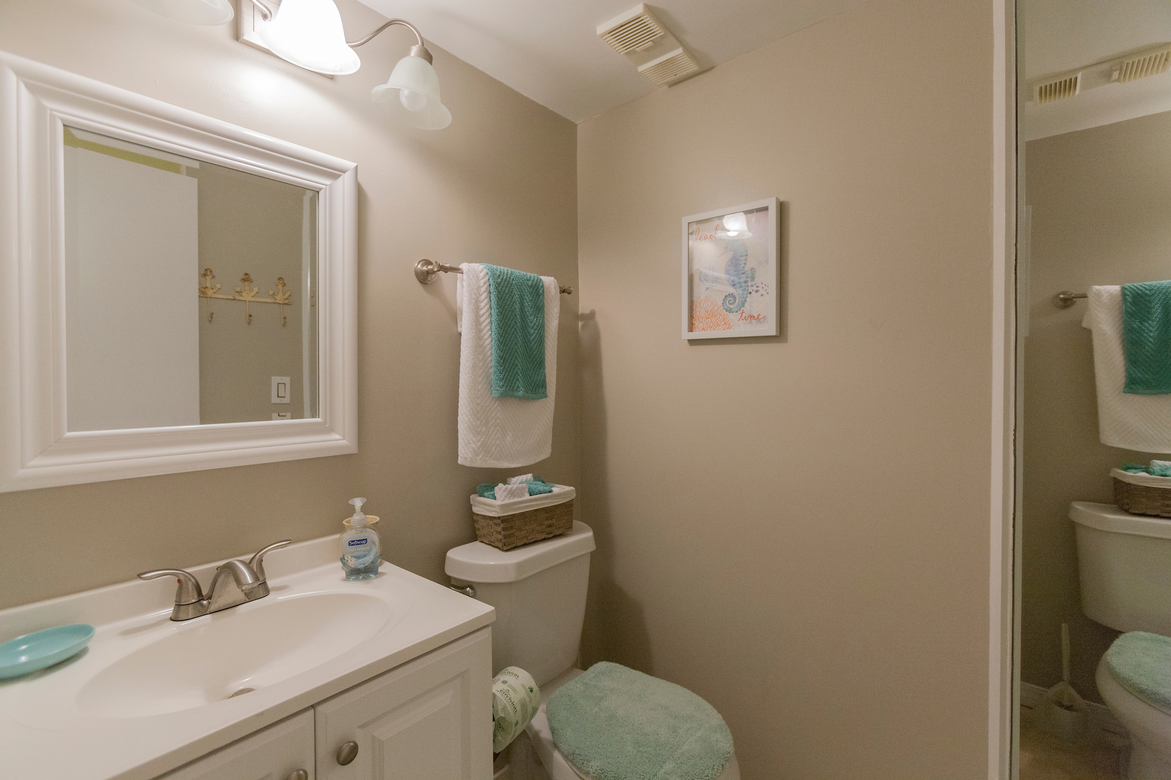 Panama City Vacation Home Sleeps Eight Guests.