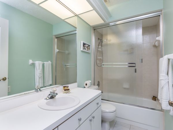 Spacious Canal View Home with 3 Bedrooms & Private Pool