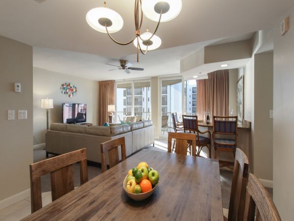 Stunning Condo on the Beach with Sweeping Views