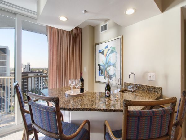 Stunning Condo on the Beach with Sweeping Views