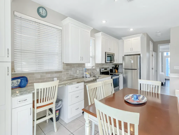 Lovely Duplex with Access to Beach Across Street