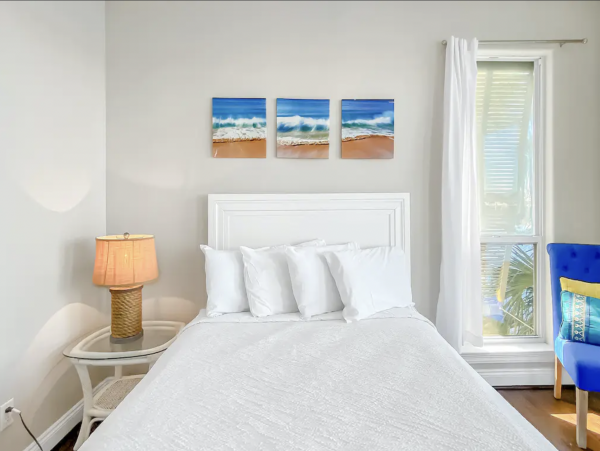 Lovely Duplex with Access to Beach Across Street