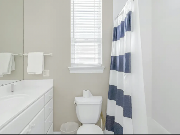 Lovely Duplex with Access to Beach Across Street