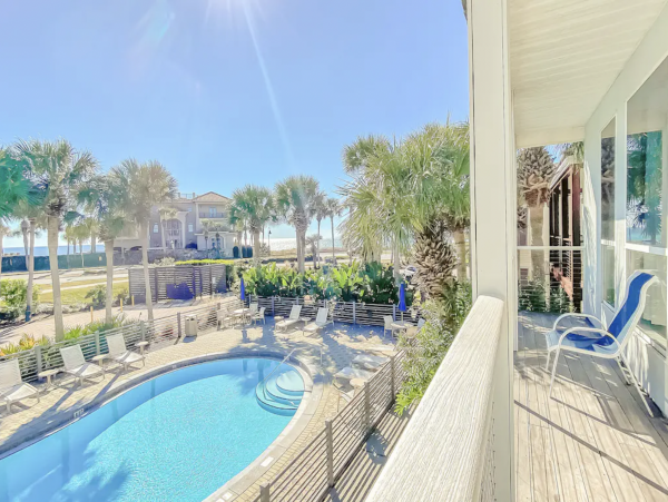 Lovely Duplex with Access to Beach Across Street