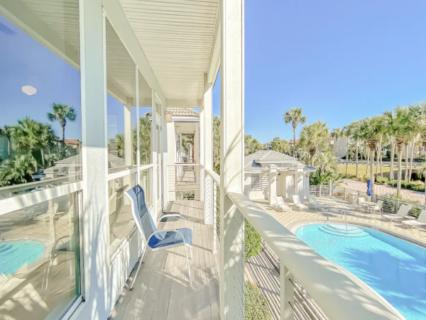 Lovely Duplex with Access to Beach Across Street