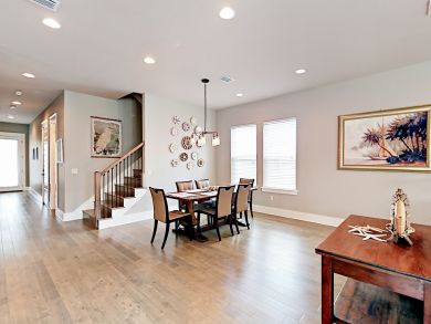 Miramar Vacation Home Four Bedrooms Sleeps Sixteen Guests