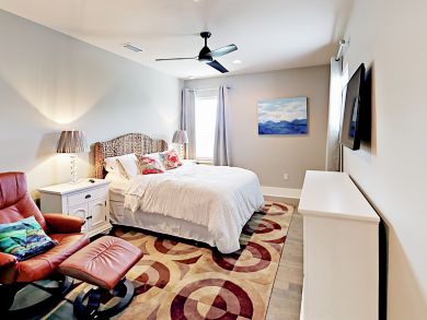 Miramar Vacation Home Four Bedrooms Sleeps Sixteen Guests
