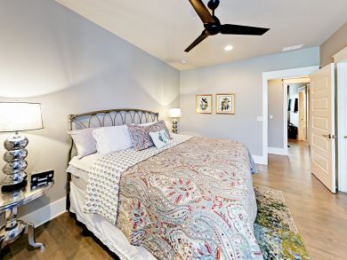 Miramar Vacation Home Four Bedrooms Sleeps Sixteen Guests