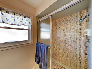 Canal Front Vacation Home 3 Bedrooms With Pool & Hot Tub