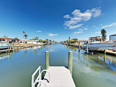 Bradenton Vacation Rental Home Three Bedrooms Sleeps 6