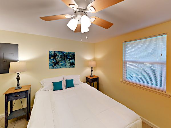 Sarasota Vacation Home Sleeps Six Guests