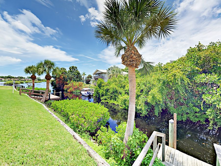 Beautiful Nokomis Vacation Home Private Spa & Pool