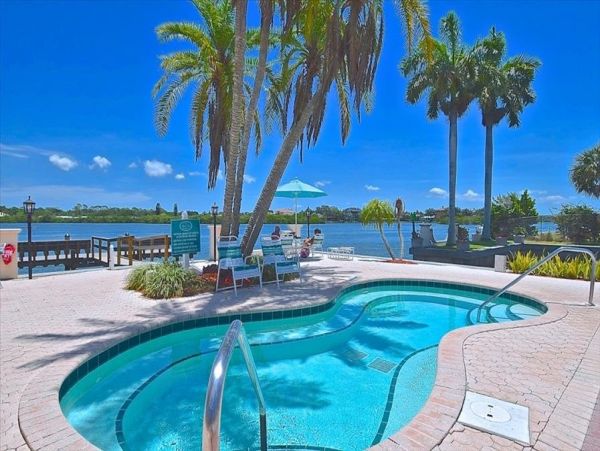 Siesta Key 2 Bedroom Bayside Condo Short Stroll Beach