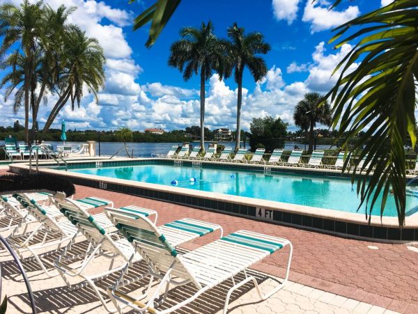 Siesta Key 2 Bedroom Bayside Condo Short Stroll Beach