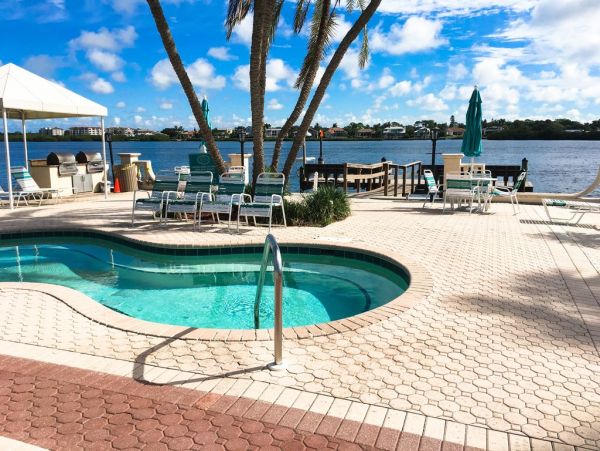 Siesta Key 2 Bedroom Bayside Condo Short Stroll Beach
