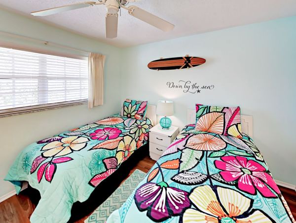 Siesta Key 2 Bedroom Bayside Condo Short Stroll Beach