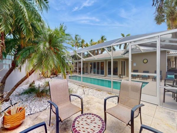 St. Armands Circle Vacation Beach House with Heated Saltwater Pool