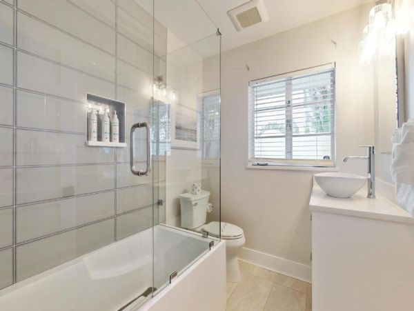 St. Armands Circle Vacation Beach House with Heated Saltwater Pool