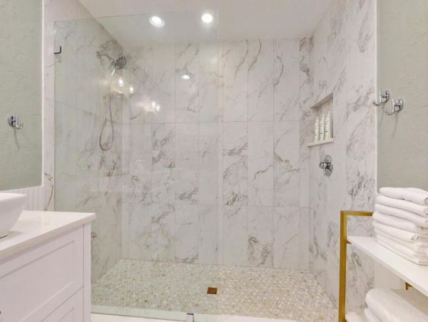 St. Armands Circle Vacation Beach House with Heated Saltwater Pool
