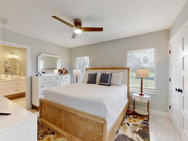 St. Armands Circle Vacation Beach House with Heated Saltwater Pool
