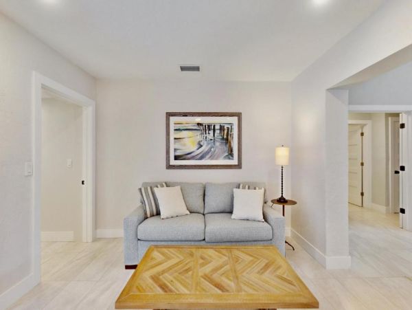 St. Armands Circle Vacation Beach House with Heated Saltwater Pool