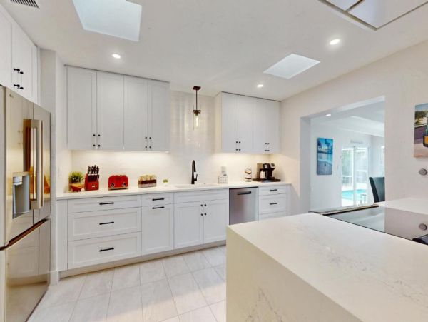 St. Armands Circle Vacation Beach House with Heated Saltwater Pool