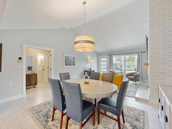 St. Armands Circle Vacation Beach House with Heated Saltwater Pool