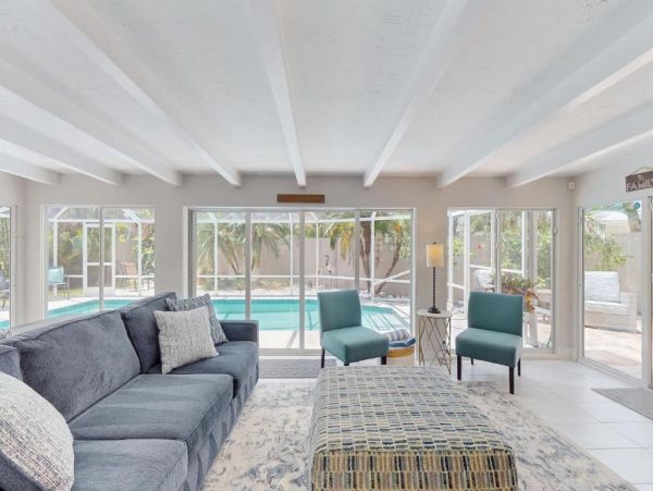 St. Armands Circle Vacation Beach House with Heated Saltwater Pool