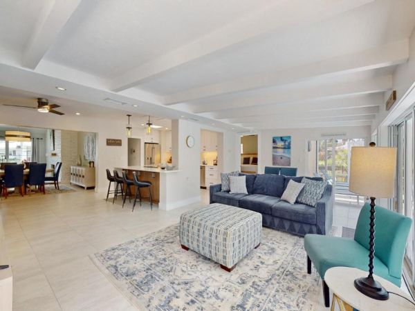 St. Armands Circle Vacation Beach House with Heated Saltwater Pool