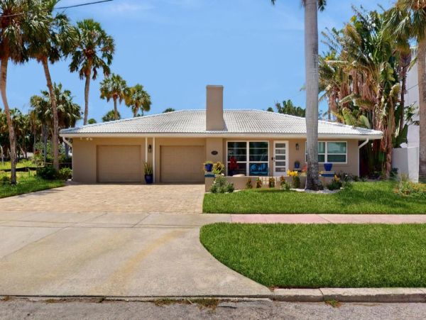 St. Armands Circle Vacation Beach House with Heated Saltwater Pool