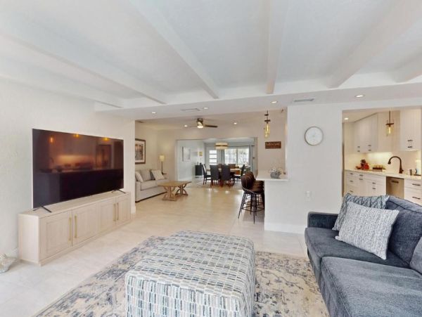 St. Armands Circle Vacation Beach House with Heated Saltwater Pool