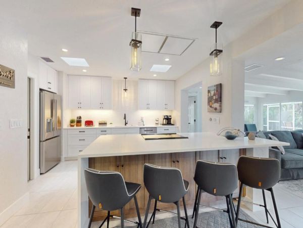 St. Armands Circle Vacation Beach House with Heated Saltwater Pool