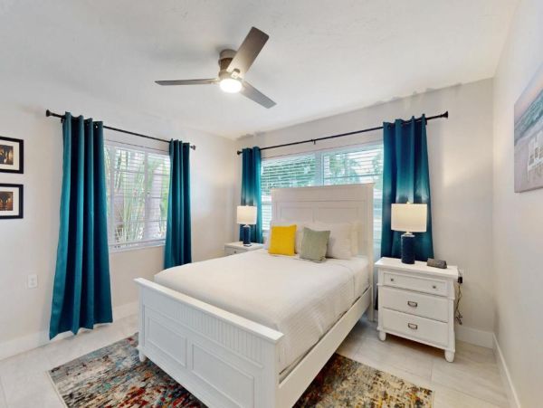 St. Armands Circle Vacation Beach House with Heated Saltwater Pool