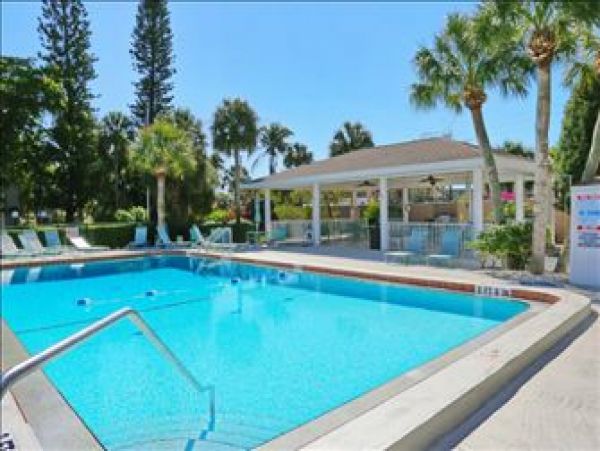 Siesta Key Town Home with Pool Tennis Walk to the Beach