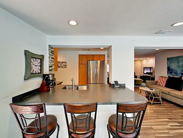Beautiful 4 Bedroom Home with Private Pool