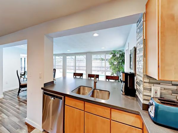 Beautiful 4 Bedroom Home with Private Pool