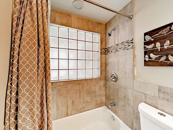 Beautiful 4 Bedroom Home with Private Pool