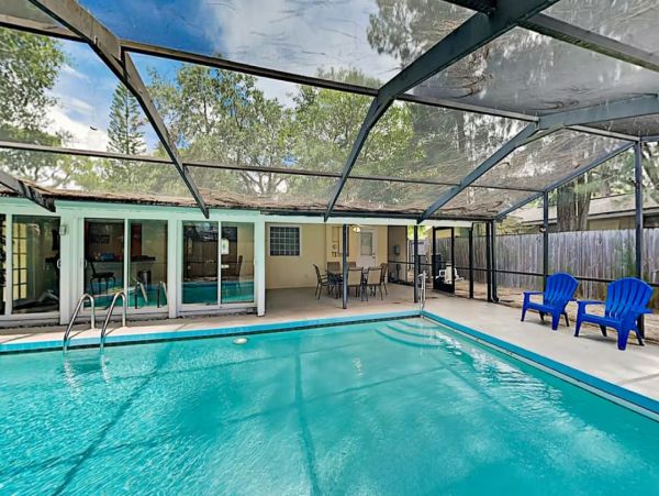 Beautiful 4 Bedroom Home with Private Pool