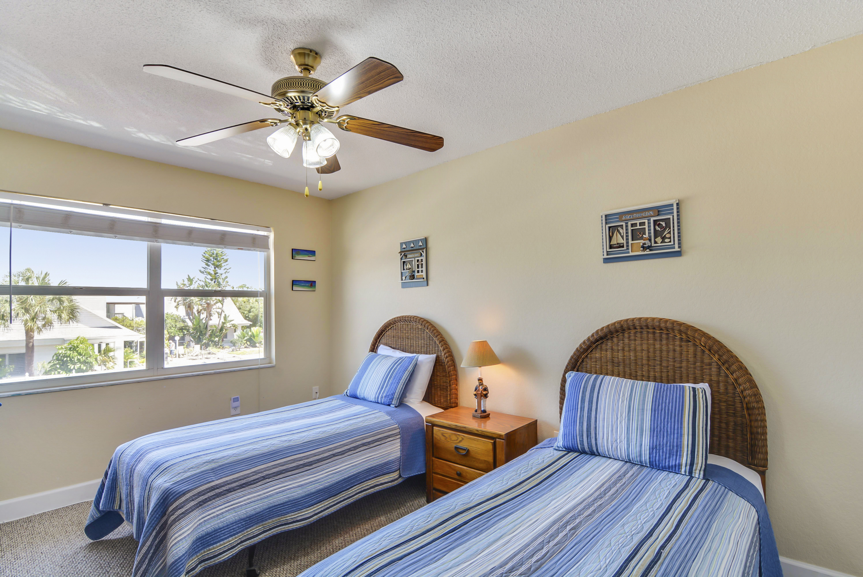 St. Petersburg Condo 916882