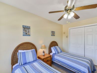 St. Petersburg Condo 916882